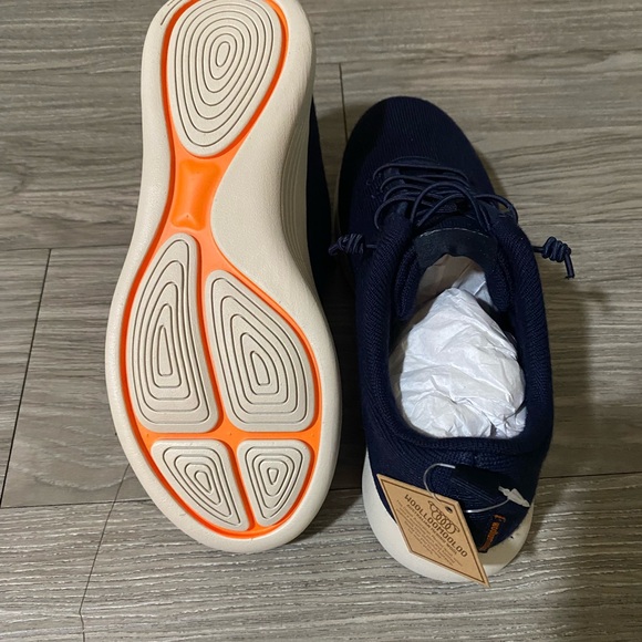 Blue Low-Top Sneakers with White Sole - Picture 4 of 7